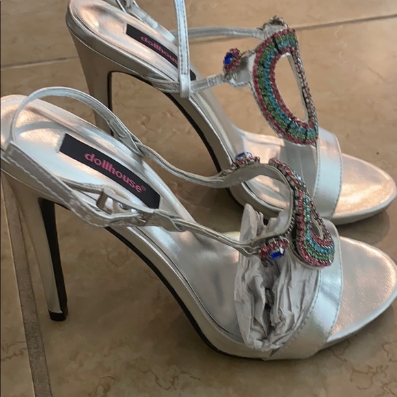 Heels - Picture 2 of 2